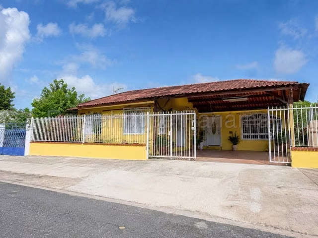 Casa en Alquiler Las Cumbres 27SPCG1488