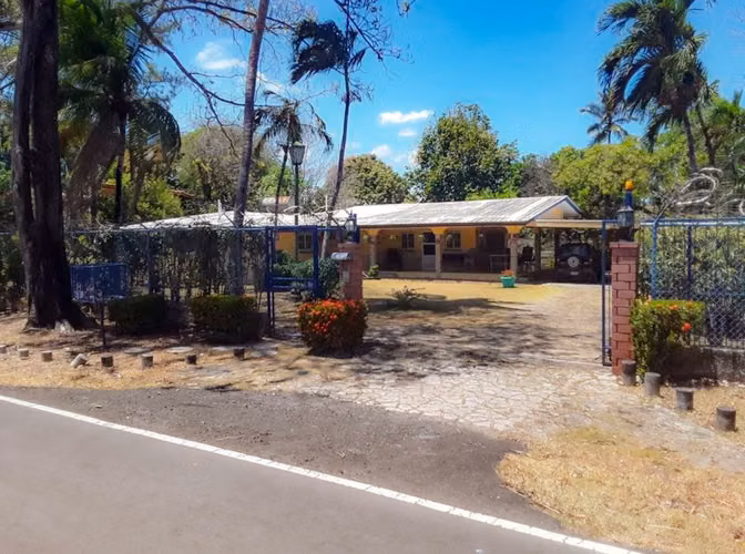 Vendo casa unifamiliar en Gorgona 3 recámaras 3 baños con piscina - Imagen 14