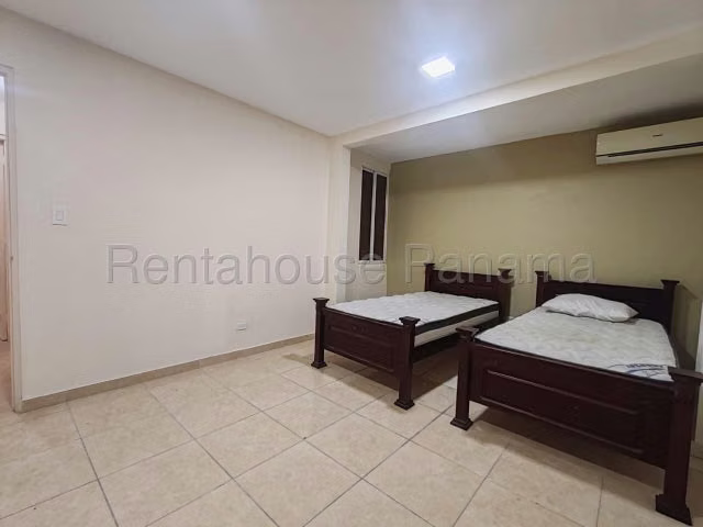 Venta de Casa en Brisas de Golf, Excelente Distribucion 27LGG2895