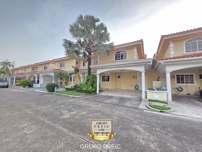 Casa en venta costa del este Palmera del Este CC