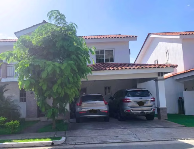 QUINTAS VERSALLES I TERRAZA Y PISCINA PRIVADA I 252 M²