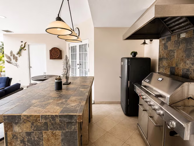 5 bedroom house with private pool in Panama City - Imagen 15
