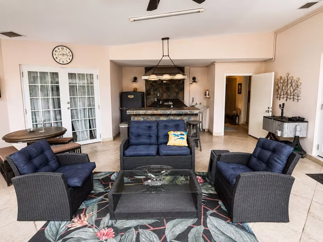 5 bedroom house with private pool in Panama City - Imagen 16