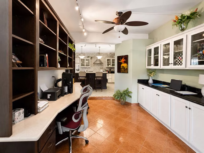 5 bedroom house with private pool in Panama City - Imagen 4