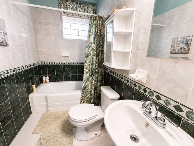 5 bedroom house with private pool in Panama City - Imagen 14