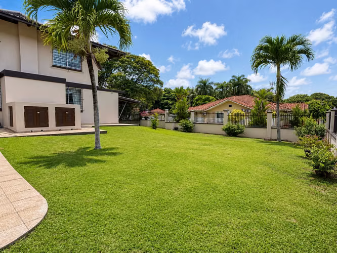 5 bedroom house with private pool in Panama City - Imagen 18