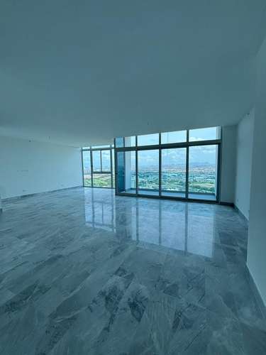 SE ALQUILA PENTHOUSE THE IVY