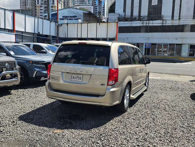 Dodge Grand Caravan SXT 2015 - Imagen 4
