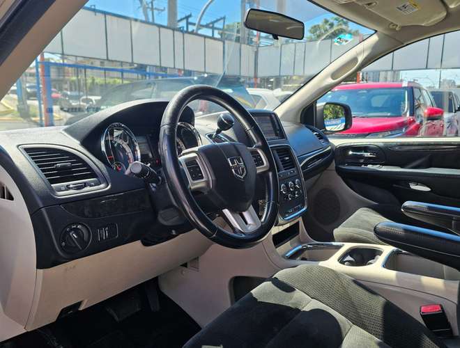 Dodge Grand Caravan SXT 2015 - Imagen 9