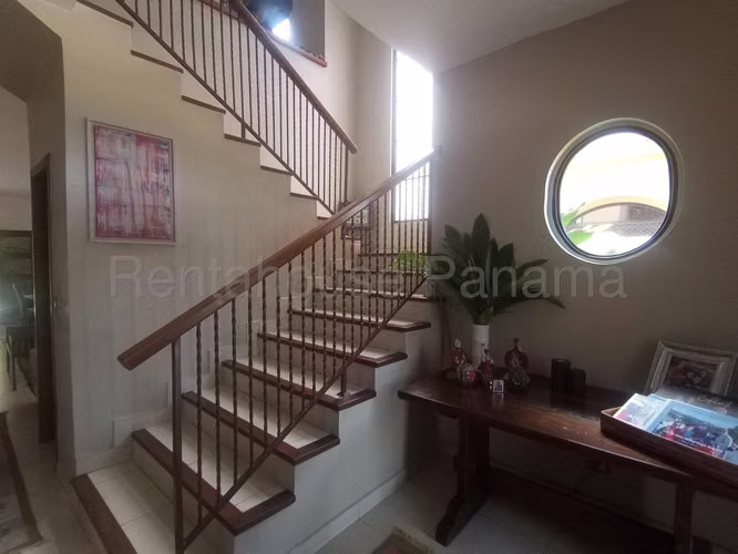 Se Vende Casa en Costa Sur LA27-1628