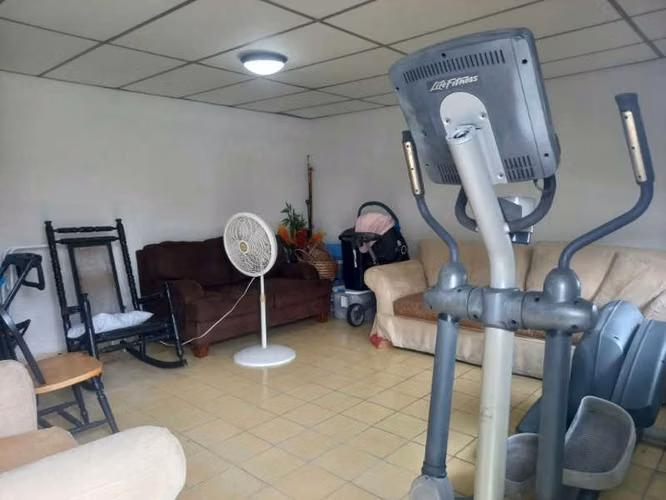 Melissa Foster Luxury Vende Amplia Casa con Jardín en Hato Pintado MFR2200 - Imagen 14