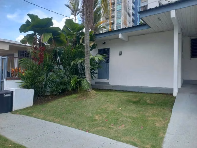 Melissa Foster Luxury Vende Amplia Casa con Jardín en Hato Pintado MFR2200 - Imagen 2