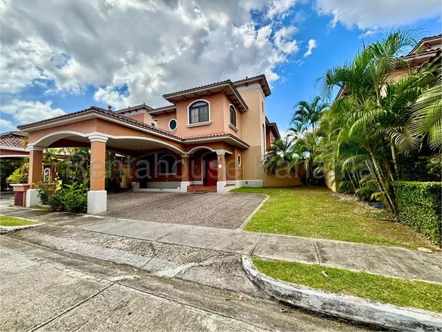 Venta de Casa en Costa Sur 25LBR6398