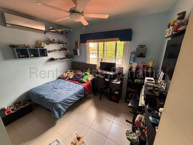 Se Alquila Casa en Versalles LA27-2833