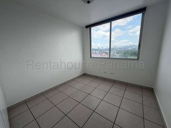 APARTAMENTO EN PARQUE LEFEVRE CON LINEA BLANCA 