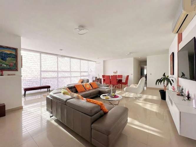 Apartamento en Villa de las Fuentes I 3 Rec I Amoblado I Con balcón y 2 parking - Imagen 2