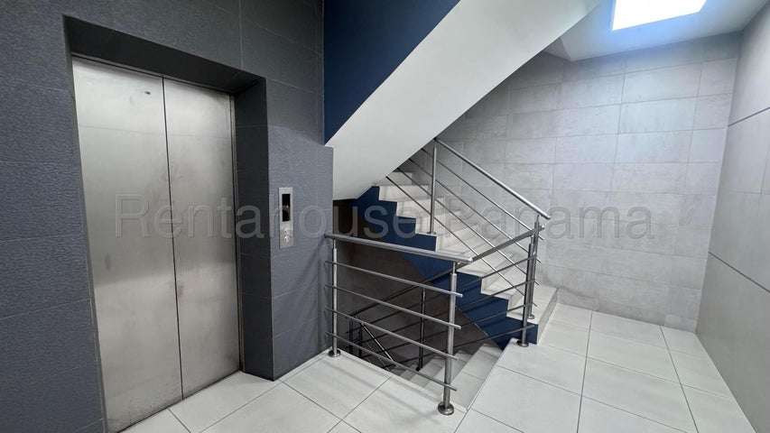 Oficina Comercial en Alquiler en Avenida Balboa JG - Imagen 4