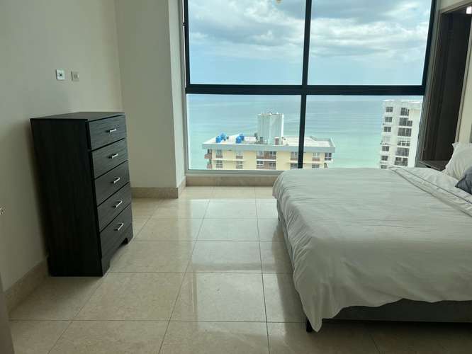 Alquiler de apartamento amoblado en Paitilla con vista al mar 