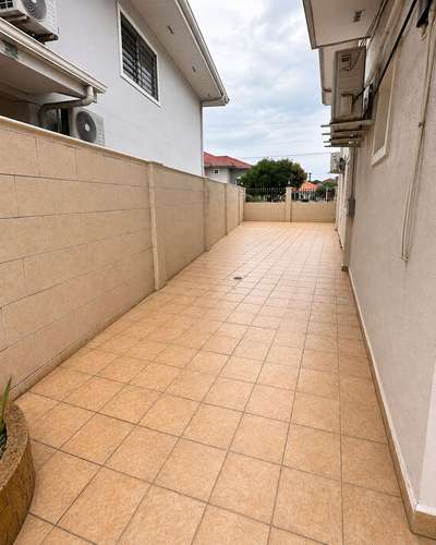 Alquiler de casa en Colón – Residencial privado-Cuenta con paneles solares - Imagen 12