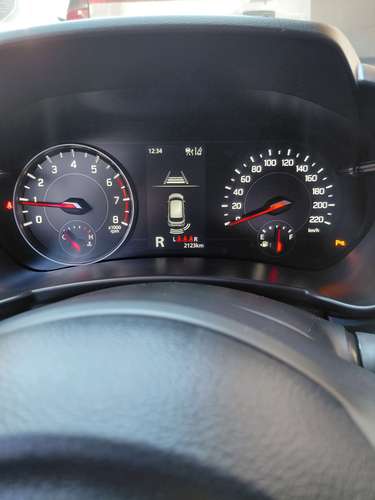 2025 Suzuki Swift - 2123 km - garantía de agencia hasta agosto 2028