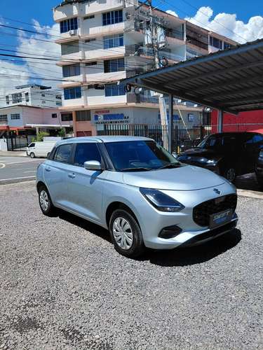 2025 Suzuki Swift - 2123 km - garantía de agencia hasta agosto 2028