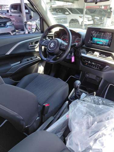 2025 Suzuki Swift - 2123 km - garantía de agencia hasta agosto 2028 - Imagen 10