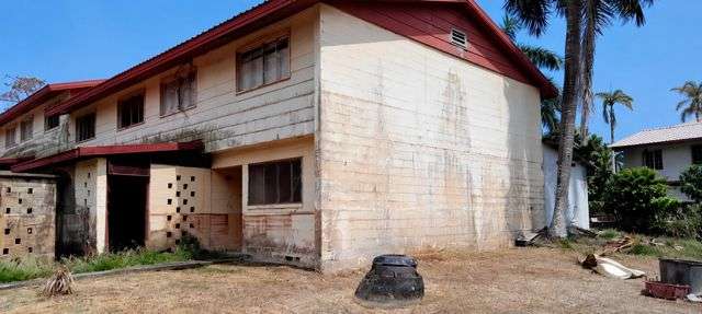 Lote en Howard de 1543m2 con casas para remodelar o tumbar. - Imagen 2