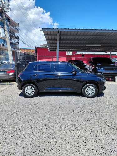 2025 Suzuki Swift - 3308 km - garantía de agencia hasta 2028 - Imagen 2
