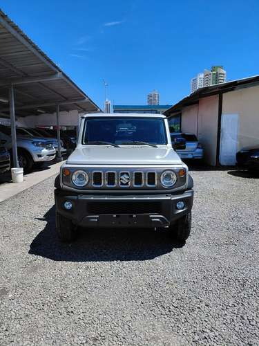 2025 Suzuki Jimny GLX - 2727 km - Garantía de agencia hasta noviembre 2028 - Imagen 7
