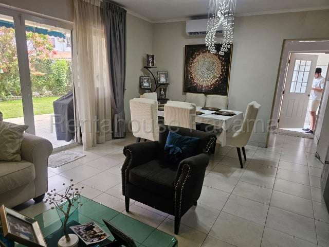 Alquiler de casa en Versales, Quintas de Versalles IH27-2833