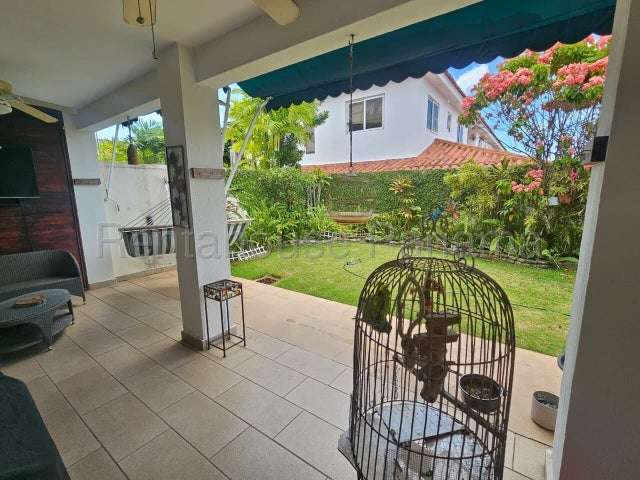 Alquiler de casa en Versales, Quintas de Versalles IH27-2833