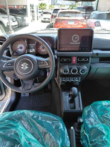 2025 Suzuki Jimny GLX - 4386 km - Garantía de agencia hasta noviembre 2028 - Imagen 9