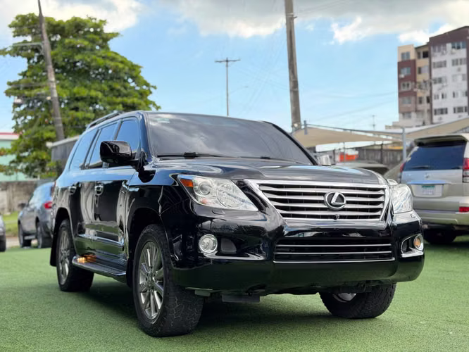Lexus LX