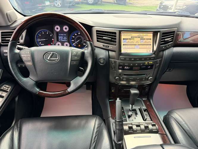 Lexus LX - Imagen 9