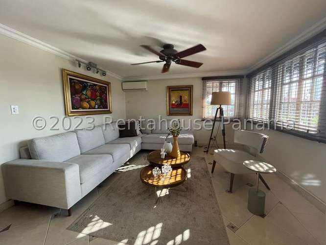 J92GRR Venta de Casa en Hato Pintado 