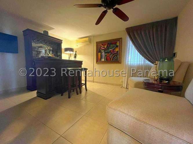 J92GRR Venta de Casa en Hato Pintado 