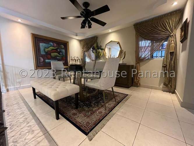 J92GRR Venta de Casa en Hato Pintado 