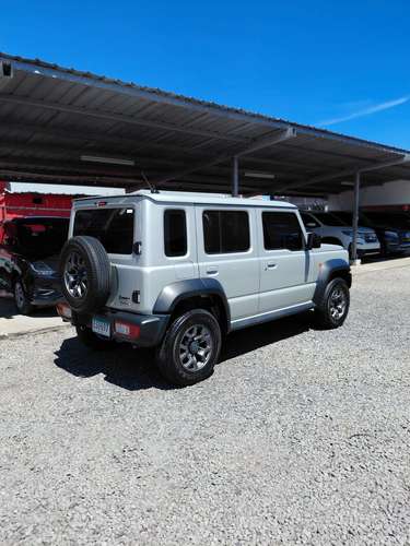 2025 Suzuki Jimny GLX - 2402 km - Garantía de agencia hasta noviembre 2028 - Imagen 3