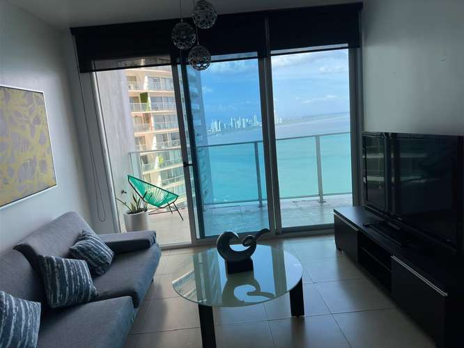 Alquiler PH Oasis On The Bay Piso Alto Vista al Mar Amob - Imagen 2