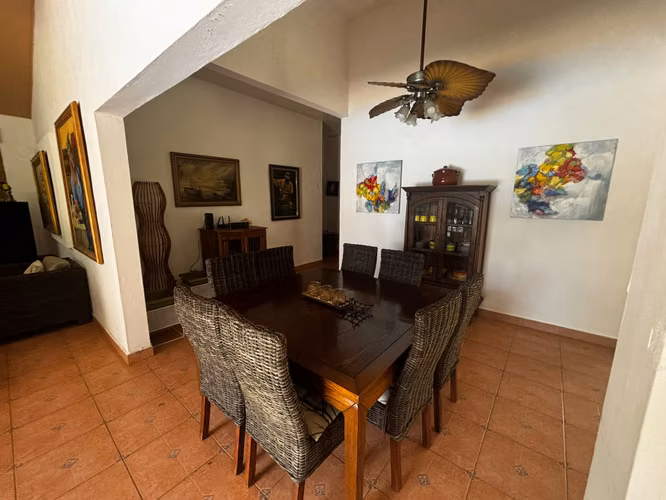 4 Bedroom Home with Pool in Coronado - Imagen 5