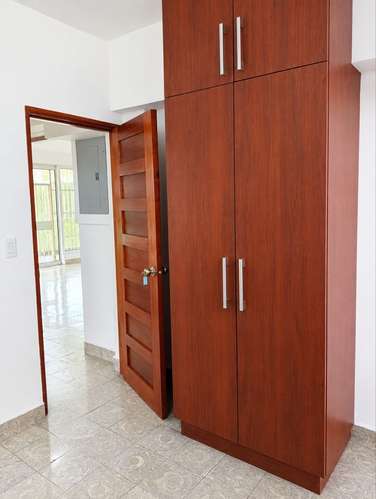 Amplio apartamento en alquiler en via Argentina - Imagen 7
