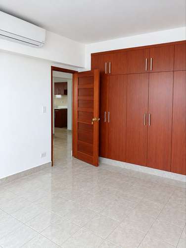 Amplio apartamento en alquiler en via Argentina - Imagen 5