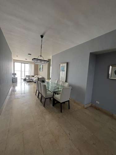 Alquilo apartamento amoblado en av Balboa 
