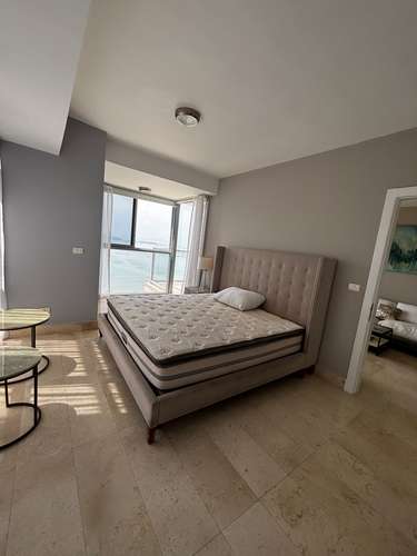 Alquilo apartamento amoblado en av Balboa 