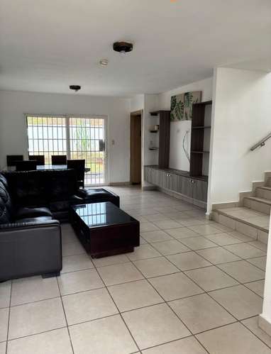Se Vende Casa Duplex Brisas Del Golf Paseo Norte PH Victoria Oportunidad - Imagen 2