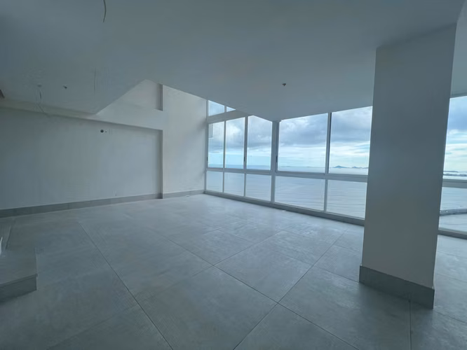 VENTA- PENTHOUSE DE 3 NIVELES CON TERRAZA EN PH ASIA COSTA DEL MAR