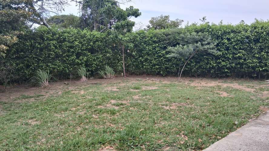 Casa de 3 recámaras en Chame  area social con piscina a solo 10 km de la playa. - Imagen 7