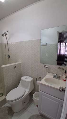 Casa de 3 recámaras en Chame  area social con piscina a solo 10 km de la playa. - Imagen 5