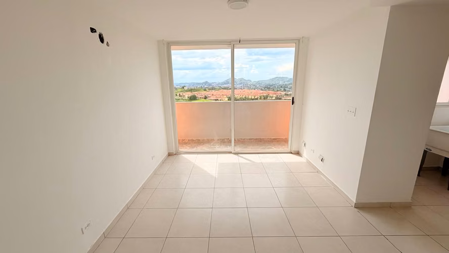 REmato cómodo y tranquilo apartamento en PH Mystic Valley, El Crisol