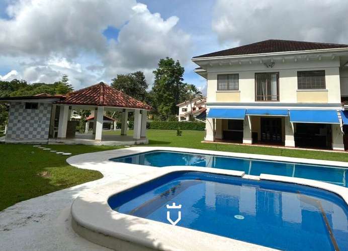 Alquiler de Casa con piscina en Clayton - Camino de Cruces (MM) - Imagen 1